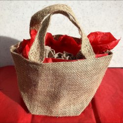 Adventskalender fra Krystal Oasen med smykker og krystaller til jul – 4 sndage med sm gaver, der spreder ro og glde.