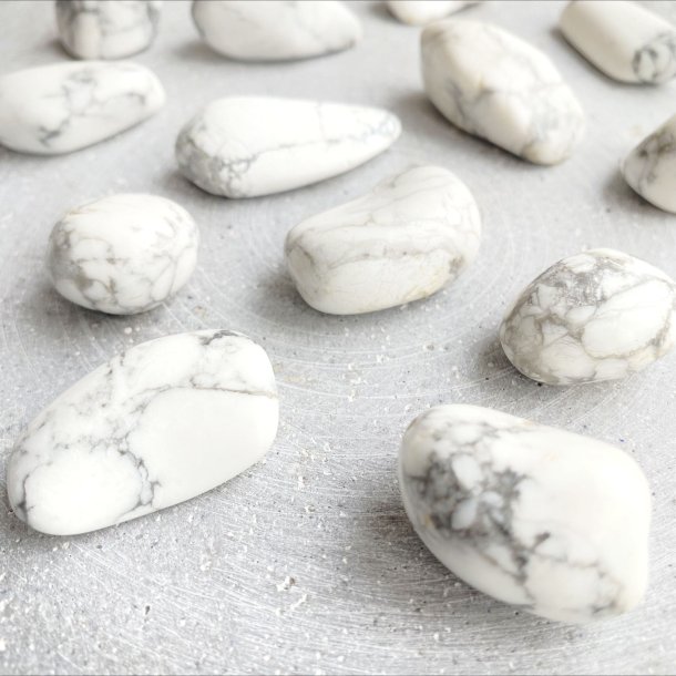 Howlit, Hvid (2-3 cm)