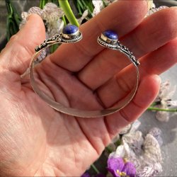 Armbnd med 2 Lapis Lazuli