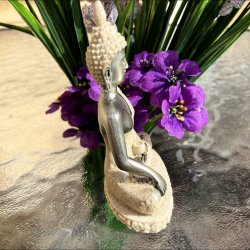 Buddha i harpiks (10 cm)