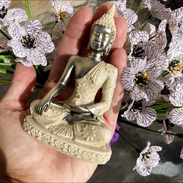 Buddha i harpiks (10 cm)