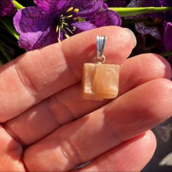 Fersken Mnesten vedhng, r (O1)