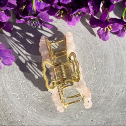 Forgyldt kobber sommerfugl hrklemme med sm rosakvarts chips rundt i kanten. lngde 8 cm, bredde 5 cm