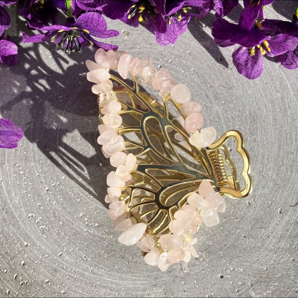 Forgyldt kobber sommerfugl hrklemme med sm rosakvarts chips rundt i kanten. lngde 8 cm, bredde 5 cm