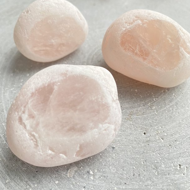  Flodkrystal/Clairvoyance sten, Rosakvarts (ca. 4 cm)