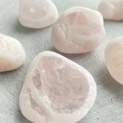  Flodkrystal/Clairvoyance sten, Rosakvarts (ca. 4 cm)