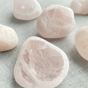  Flodkrystal/Clairvoyance sten, Rosakvarts (ca. 4 cm)